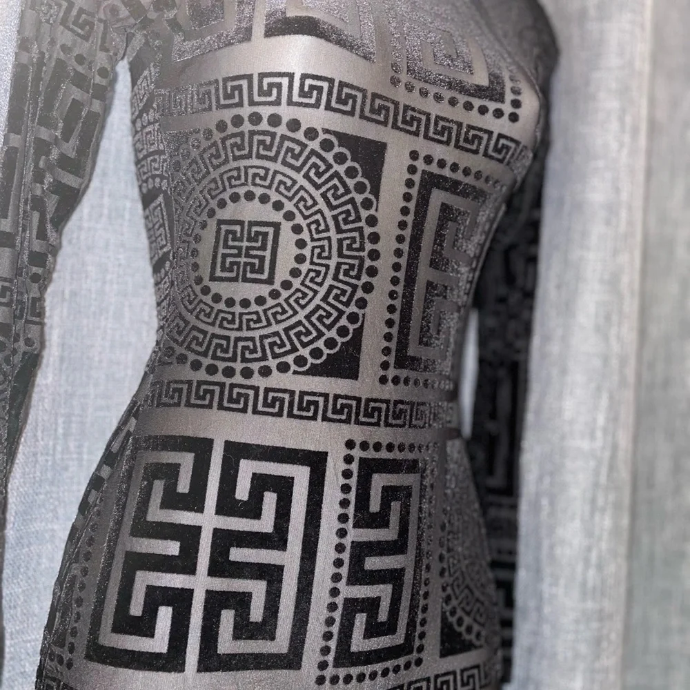 Black Geometric Patterned Jumpsuit - Picture 3 of 3